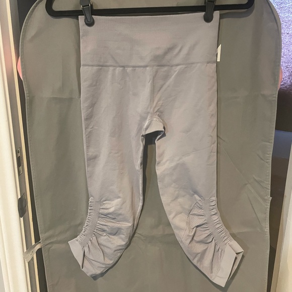 NWOT Gray Lululemon Leggings (Sz 4) - Picture 1 of 3